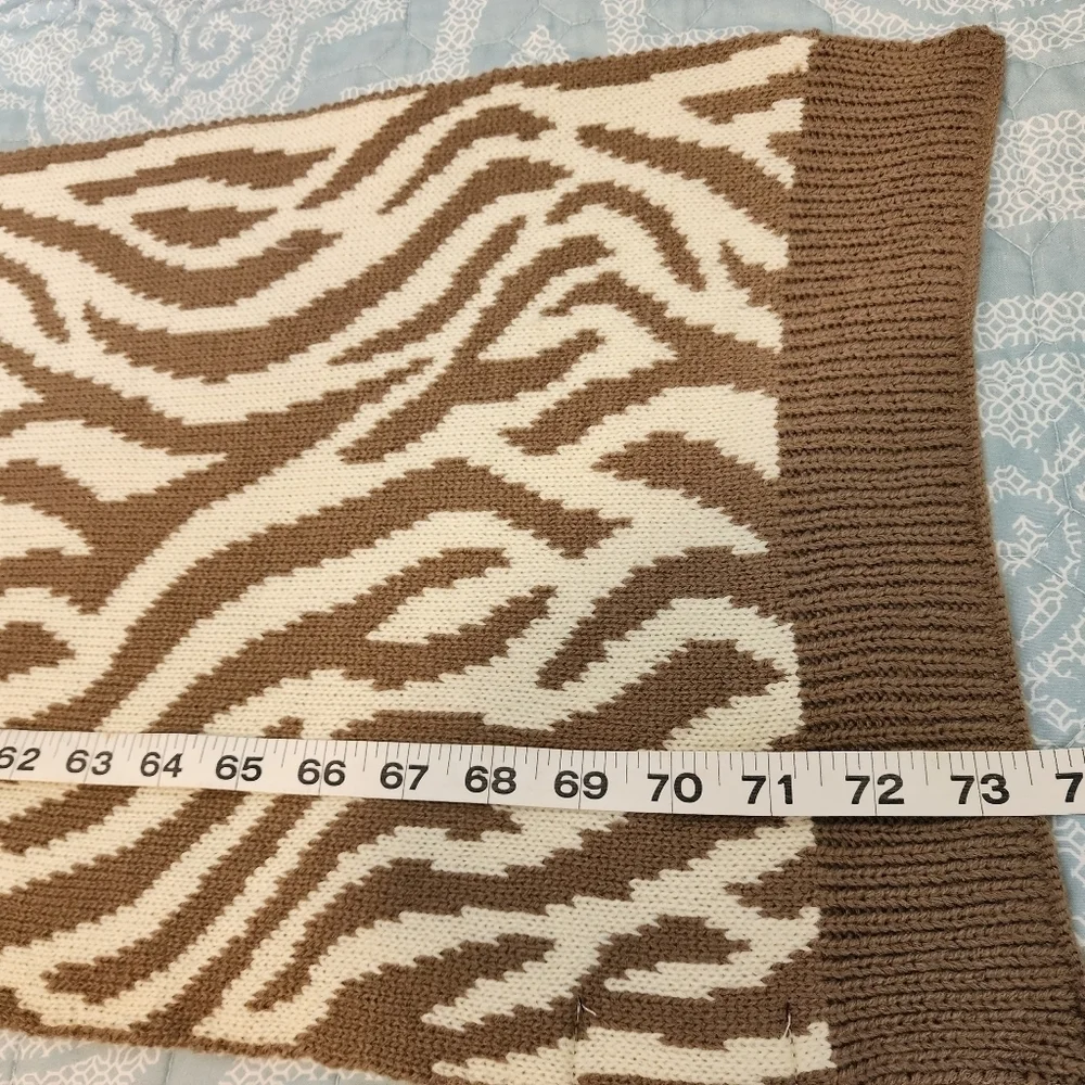 Jessica Simpson Animal Print Rectangle Cream & Tan Women's Knit Scarf NWOT